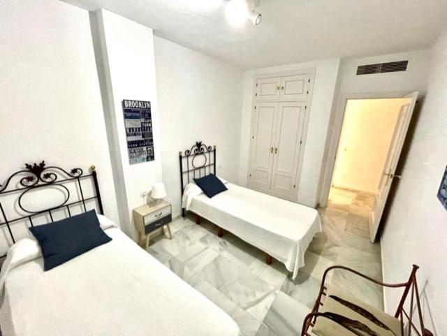 Amazing Apartment For Families Up To 6 Persons Benalmadena Exterior photo