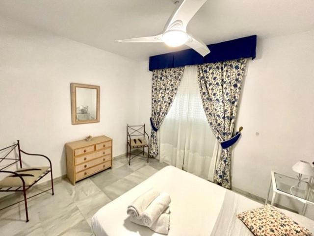 Amazing Apartment For Families Up To 6 Persons Benalmadena Exterior photo